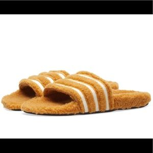 adidas adilette furry